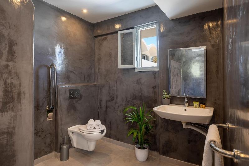 Standard Double Room - Disability Access image 1