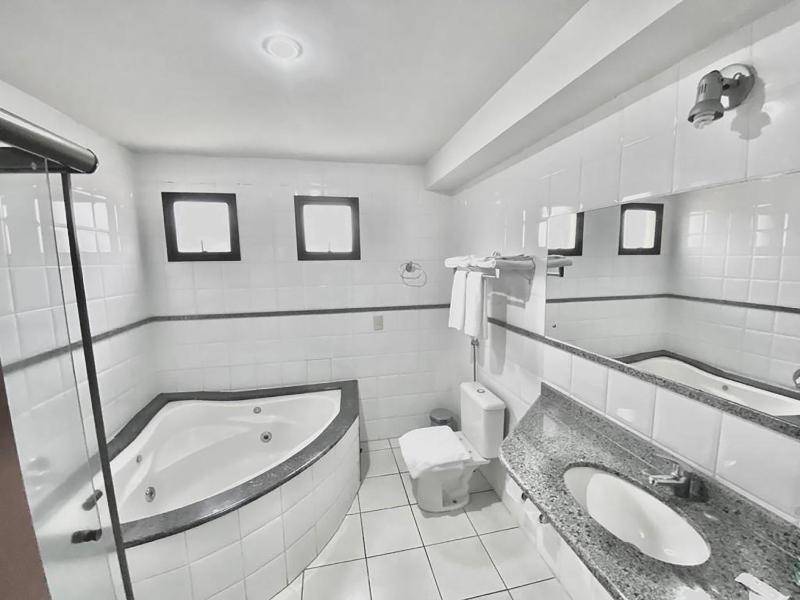 Hotel Canada - image 43