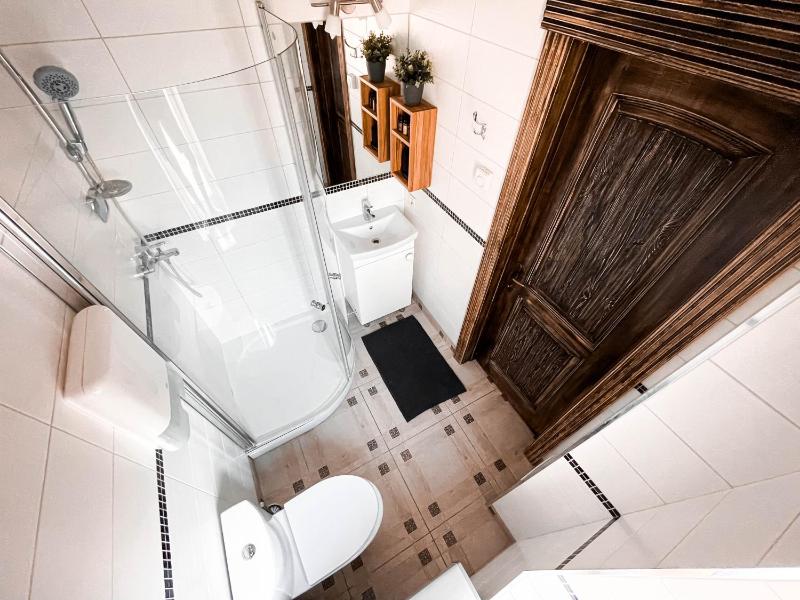 Double Room with Private Bathroom image 4