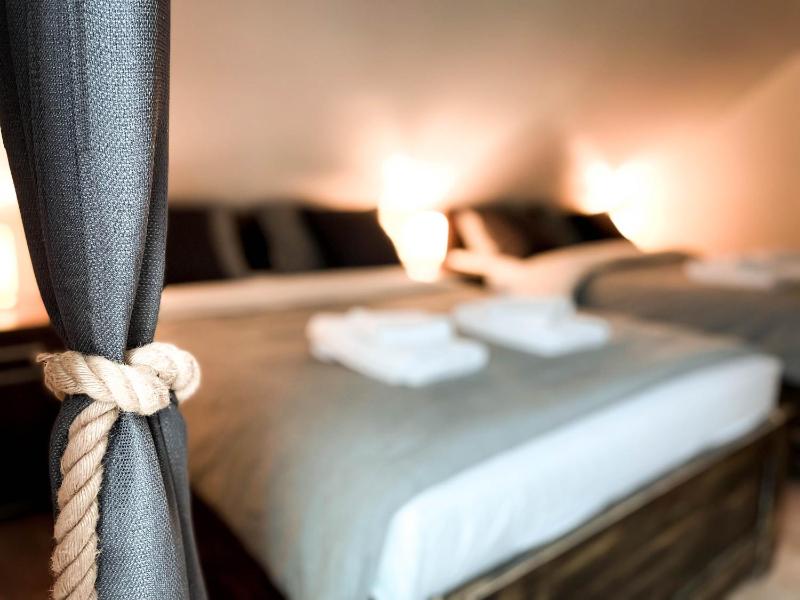 Quadruple Room with Private Bathroom image 4