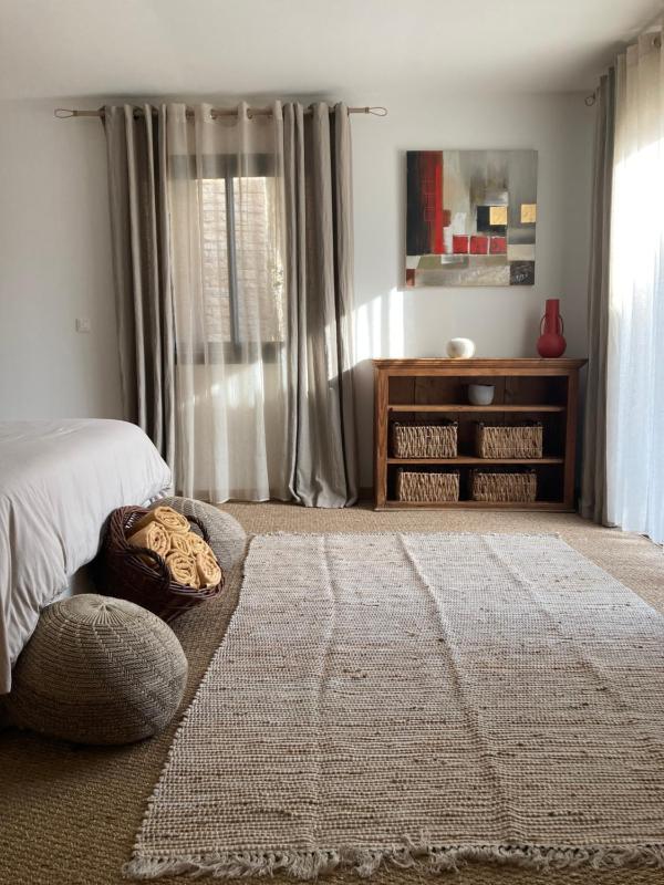 Deluxe Room (2 Adults + 1 Child) image 1