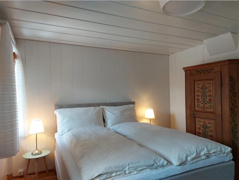 Double Room with Shared Bathroom image 4