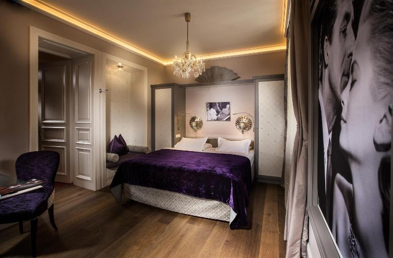 Standard Double Room image 2