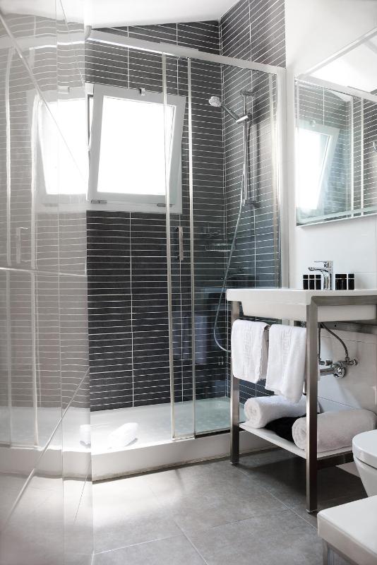 King Room with Balcony - Patio View image 3