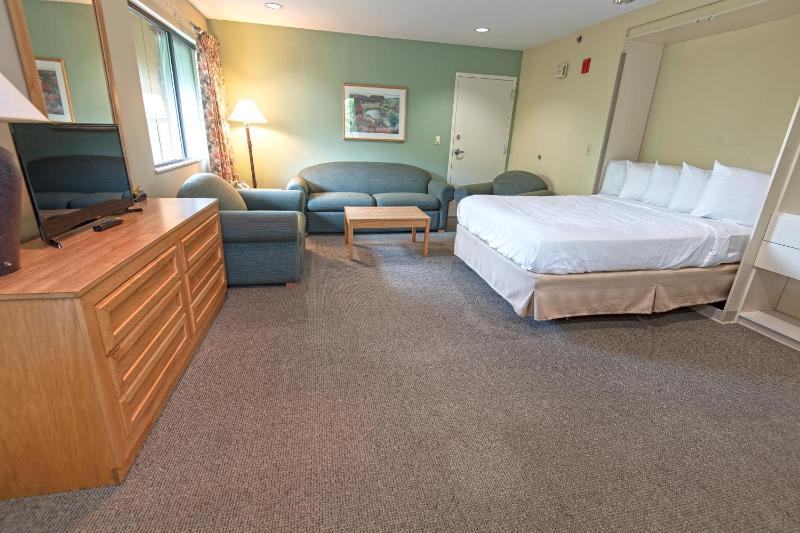 Queen Suite image 1