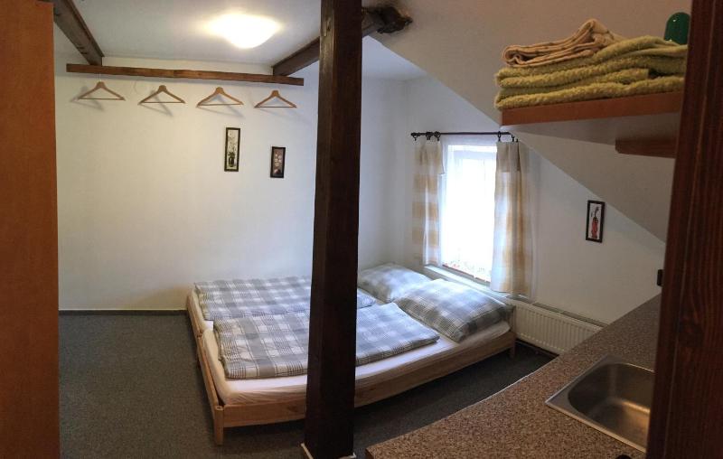 Double Room image 3