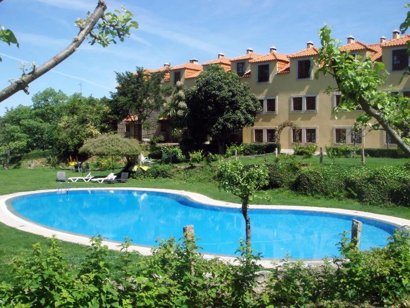 One-Bedroom Apartment with Pool View image 2