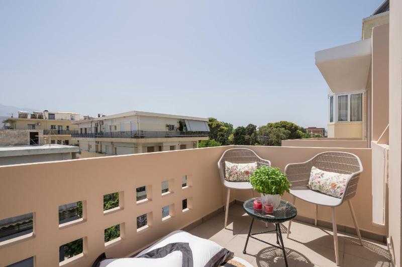 Ethyr City Living - image 9