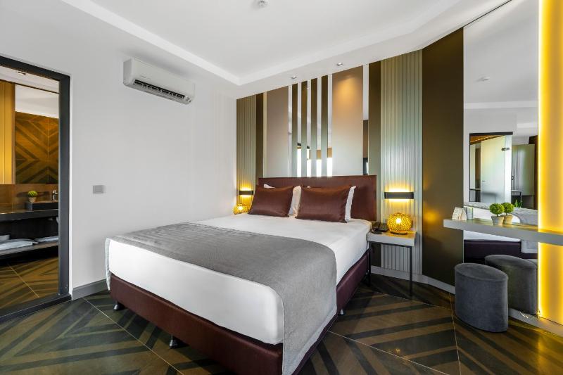 Junior Suite image 1