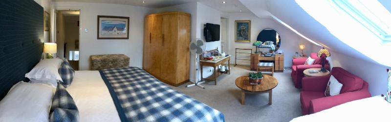 Superior Double or Twin Room image 4