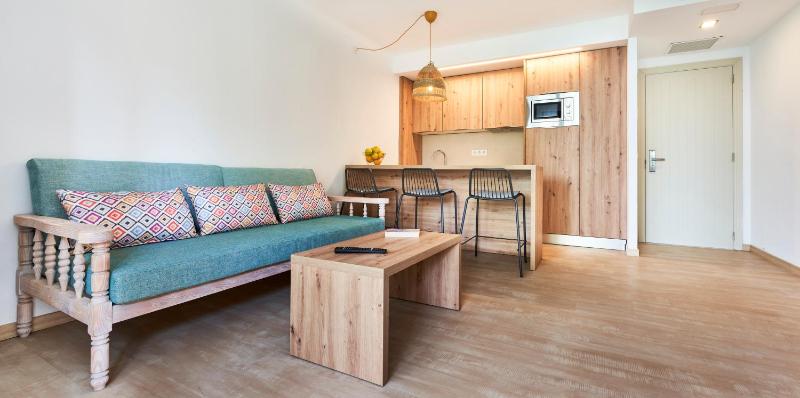 One-Bedroom Apartment (2 Adults + 2 Children) image 1