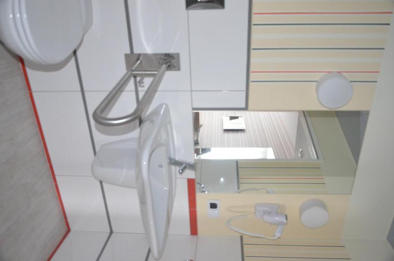 Single Room - Disability Access image 1