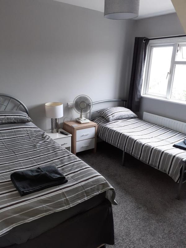 Budget Twin Room image 2