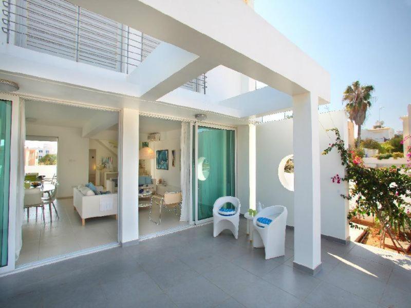 Architect's Villa - image 10