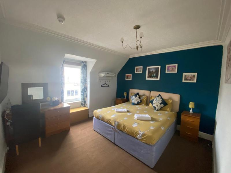 Superior King Room image 1
