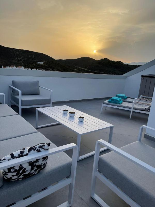 Luxury Penthouse Pedro - The View Fuengirola - image 12