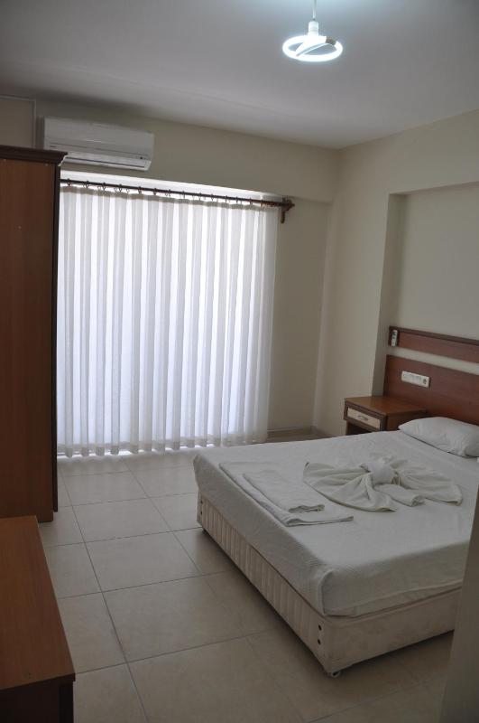 Standard Double or Twin Room (No Kitchen) image 2