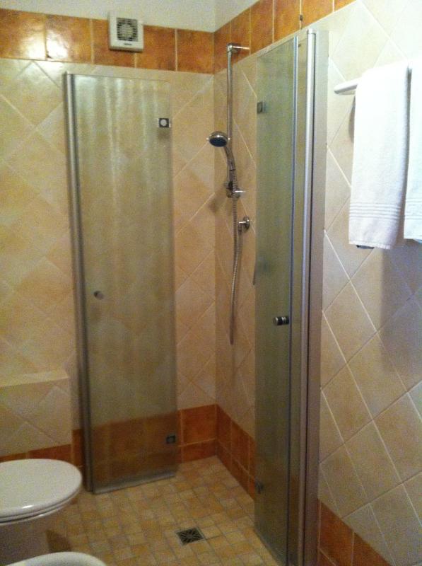 Quadruple Room image 3