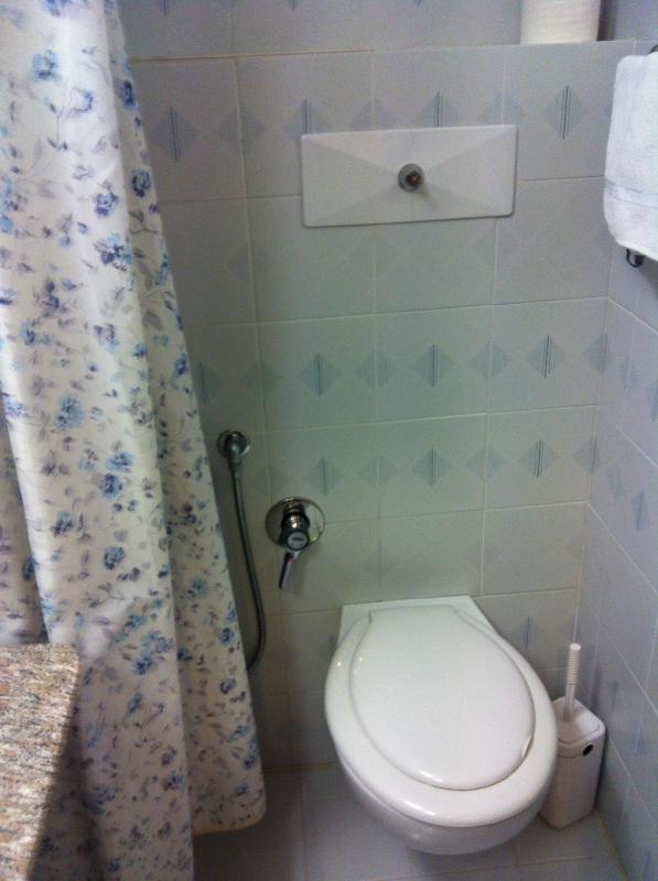 Single Room image 3