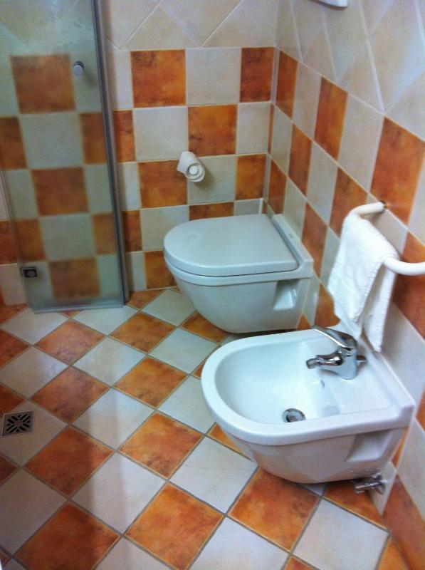 Double Room image 4