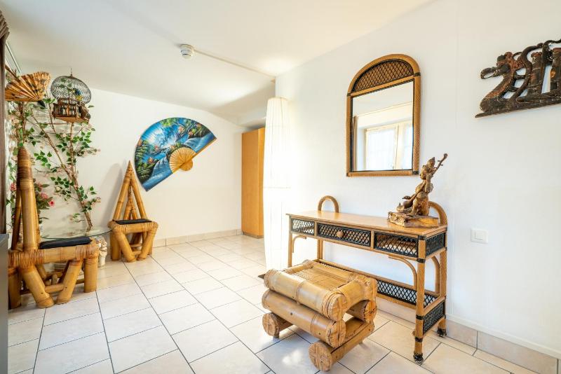Lotus Room image 3