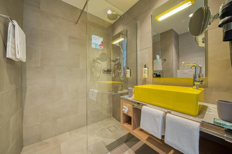 Standard Double Room image 2