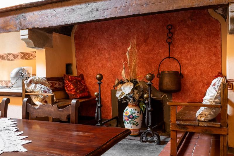 Quadruple Room with Private Bathroom image 2