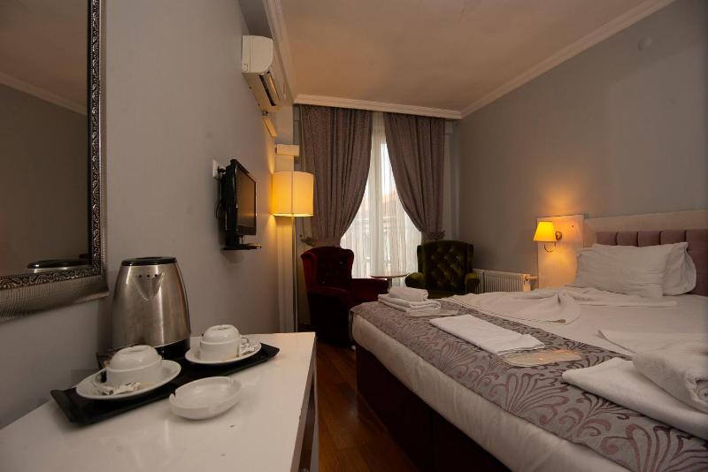 Superior Double Room image 4