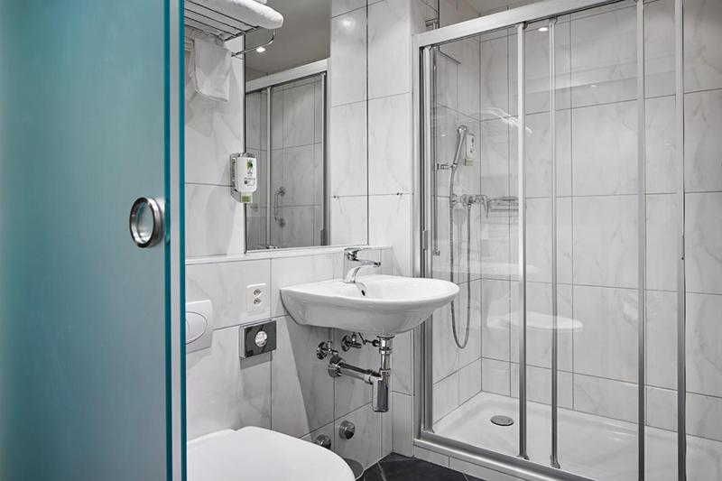 Comfort Double Room image 3