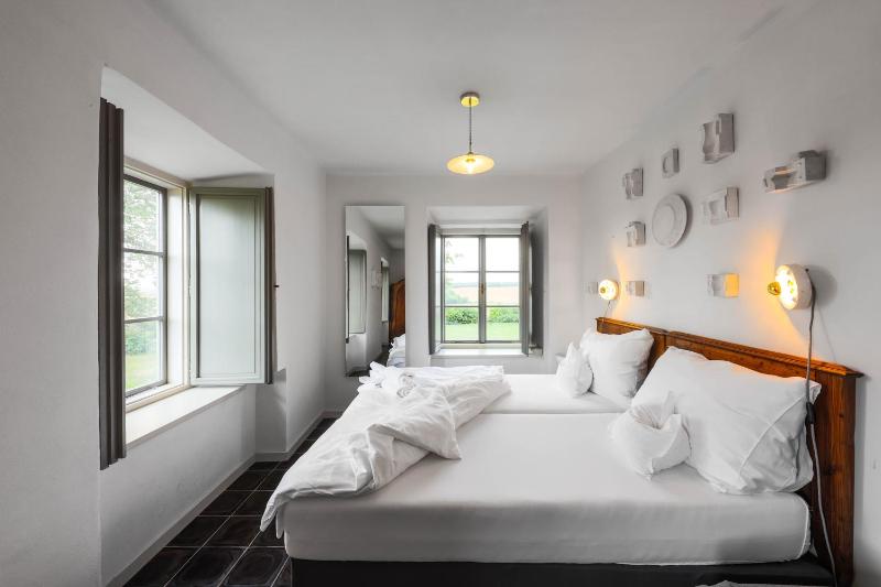Double Room image 4