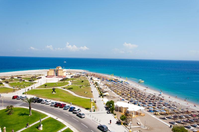 Double or Twin Room Beach Front image 2