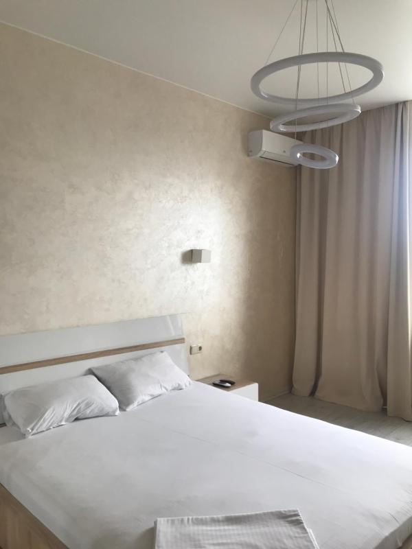 Large Double Room image 1