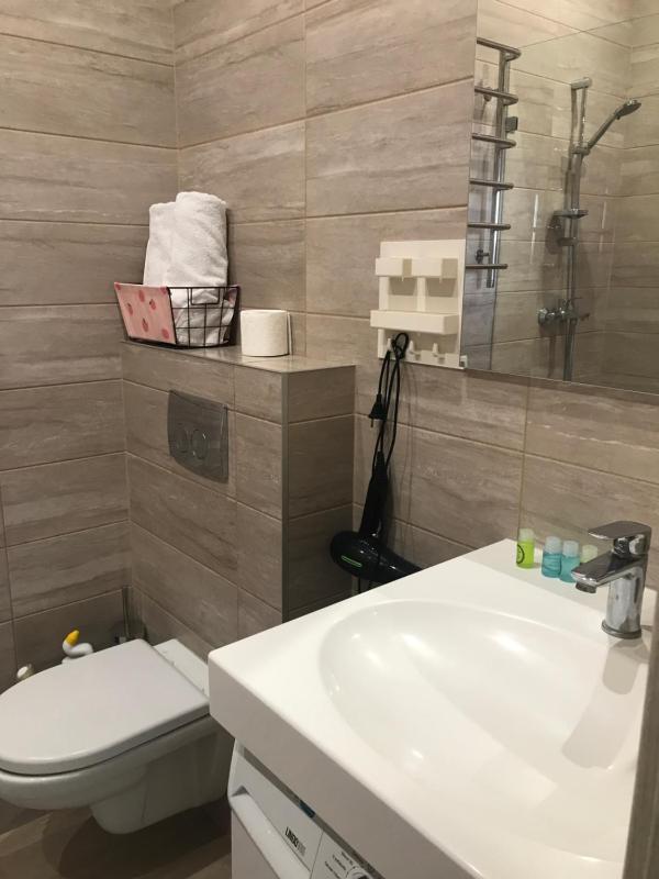 Large Double Room image 3