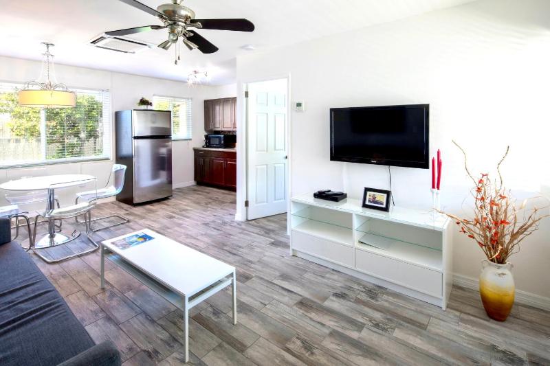 One Bedroom King Suite image 3