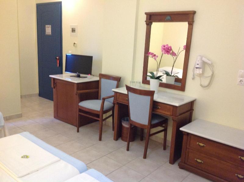 Double or Twin Room image 2
