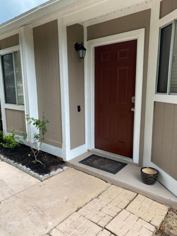 Two-Bedroom House image 2