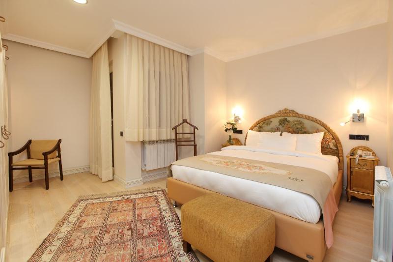 Superior Suite image 3