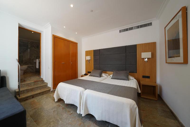 Quintuple Room image 1