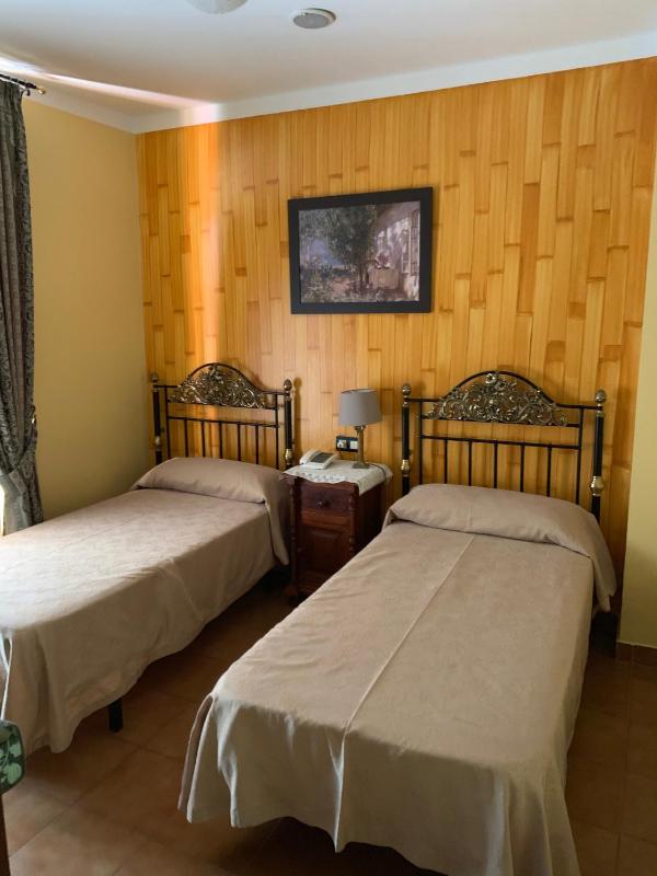 Double or Twin Room image 2