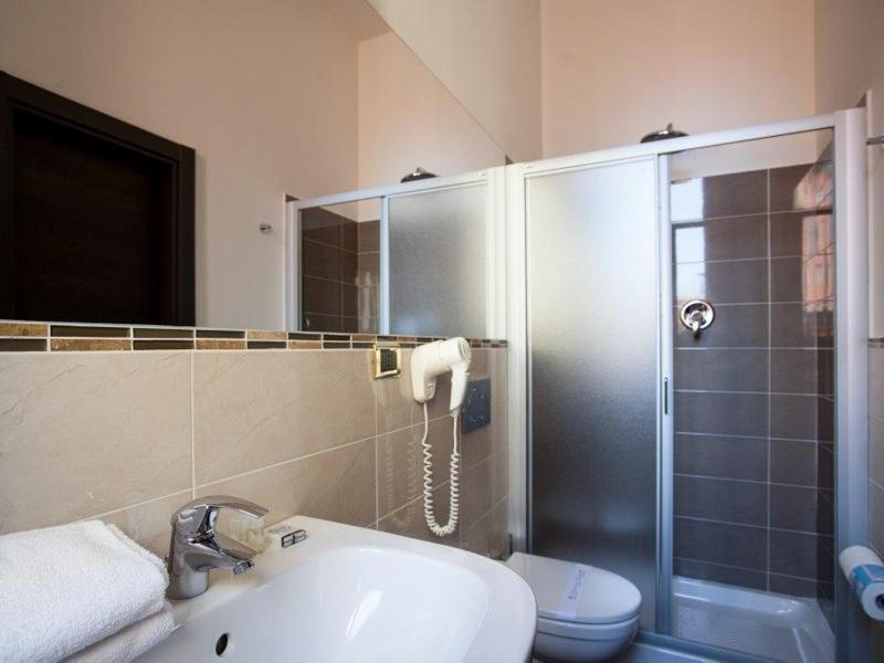 Classic Single Room image 3