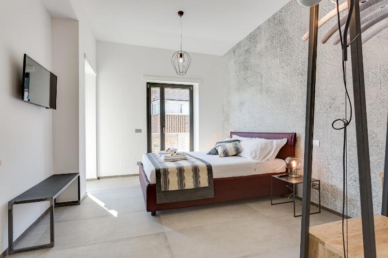 One-Bedroom Apartment with Terrace image 3