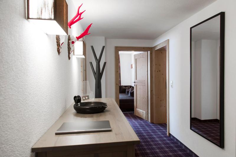 Apartment with Mountain View image 1