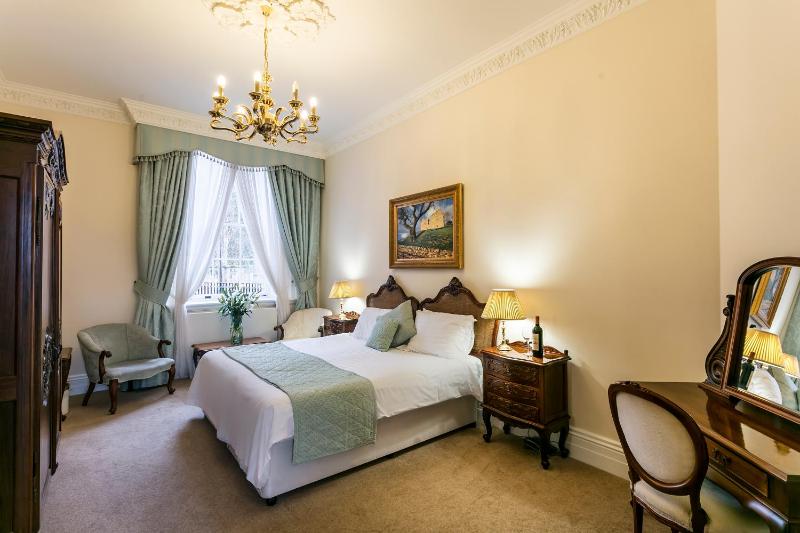 Classic Double or Twin Room image 1