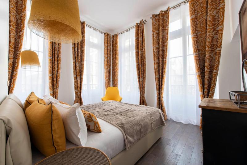 One-Bedroom Apartment image 4