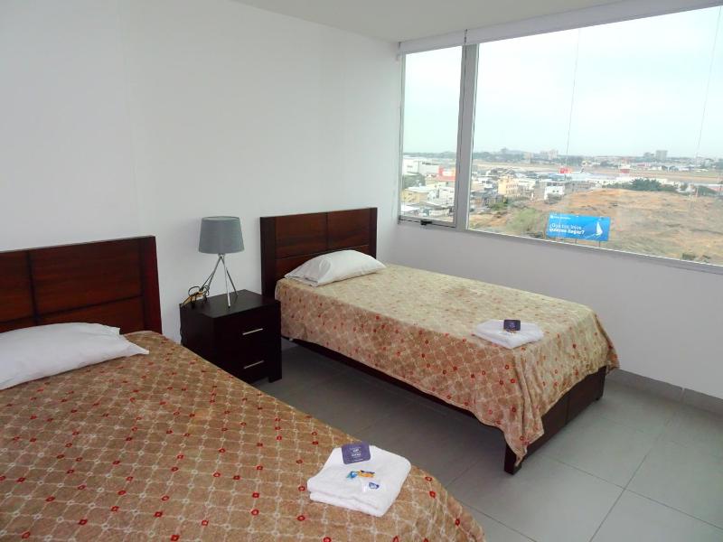 Quo Habitación en Lujoso Departamento a 1 minuto del Aeropuerto - image 5