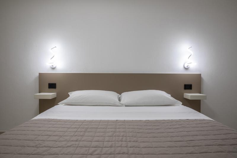 Superior Double Room image 4
