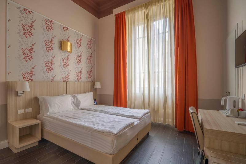 Double Room image 4