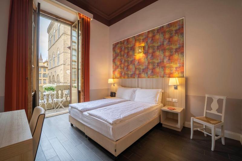 Double Room with Balcony image 3