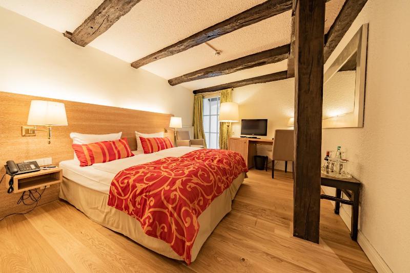 Double Room image 3