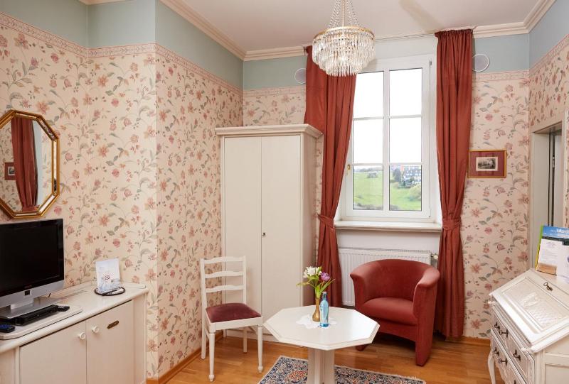 Budget Single Room image 4